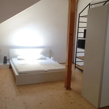 Hans Sachs Gasse 10 *